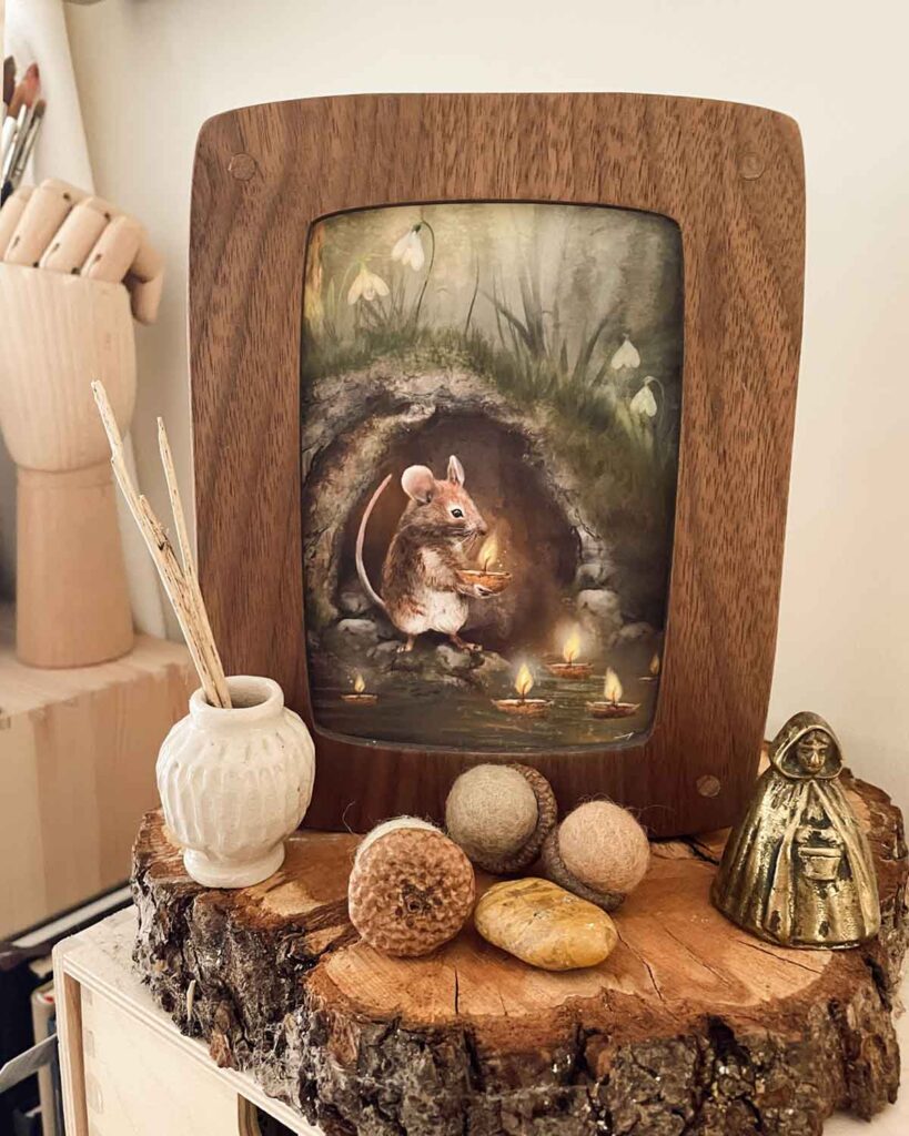 Nature-inspired nursery lamp with interchangeable art cards – warm and whimsical, ideal for seasonal displays.